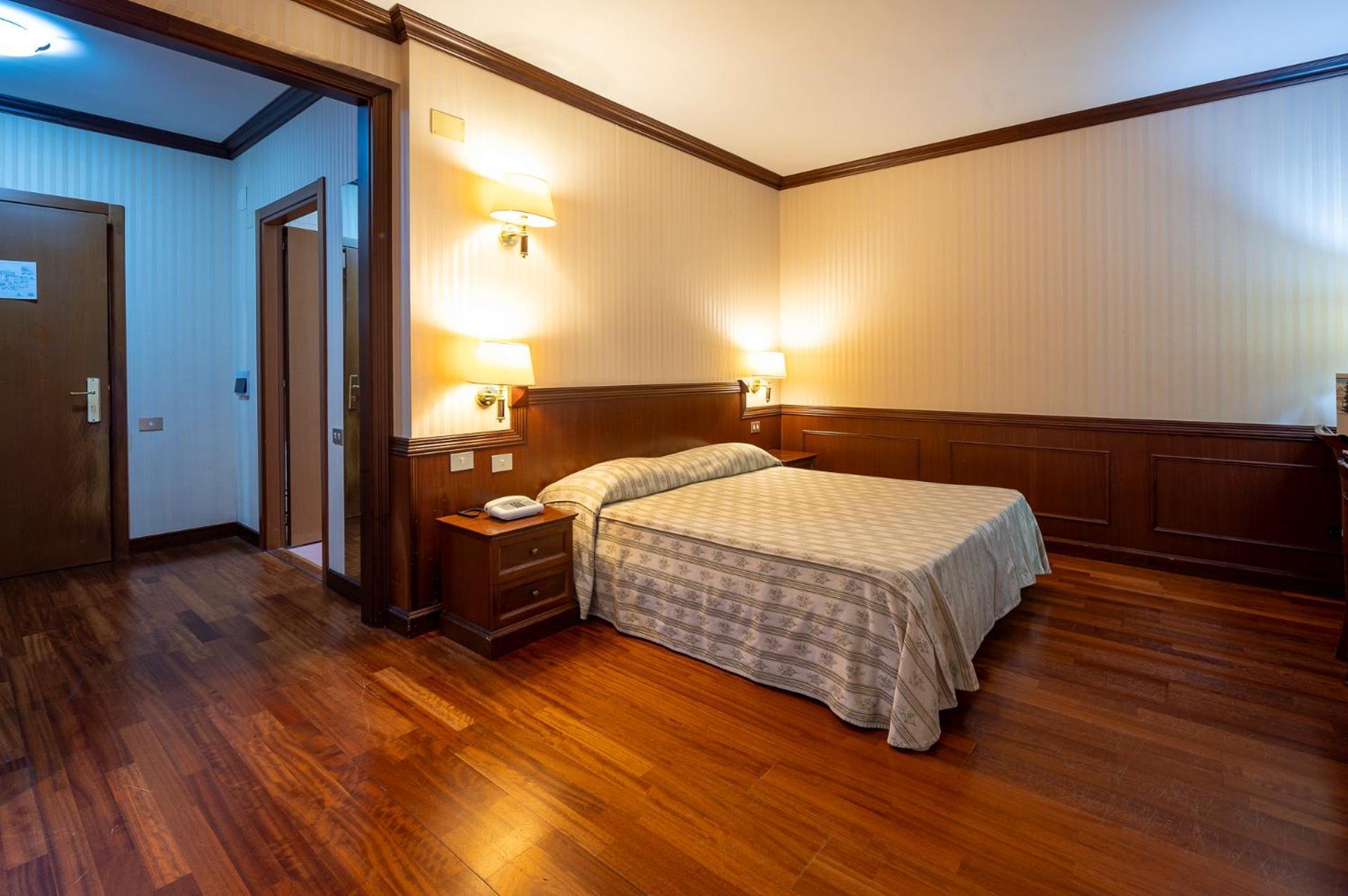 Hotel Corona & Spa 佩斯卡塞罗利 外观 照片